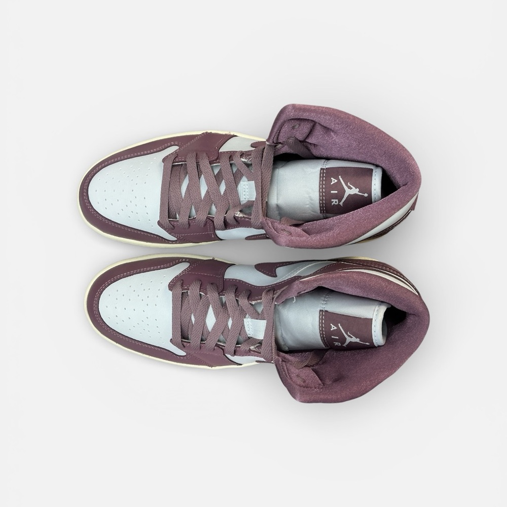 Nike Air Jordan 1 Mid-Woman’s - Picture 5 of 9